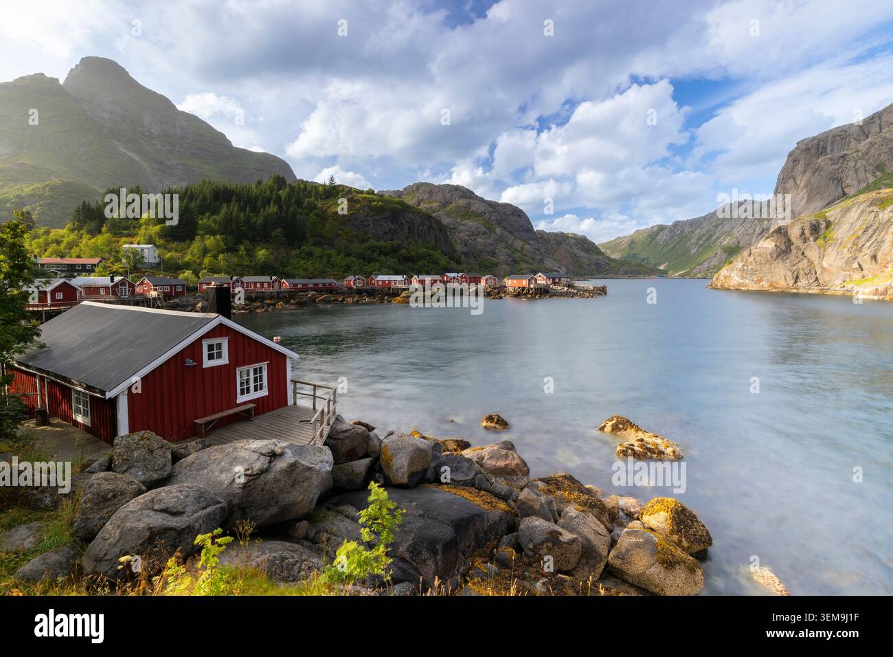 Village de pêcheurs de Nusfjord, Flakstadøya, Îles Lofoten, Norvège Banque D'Images