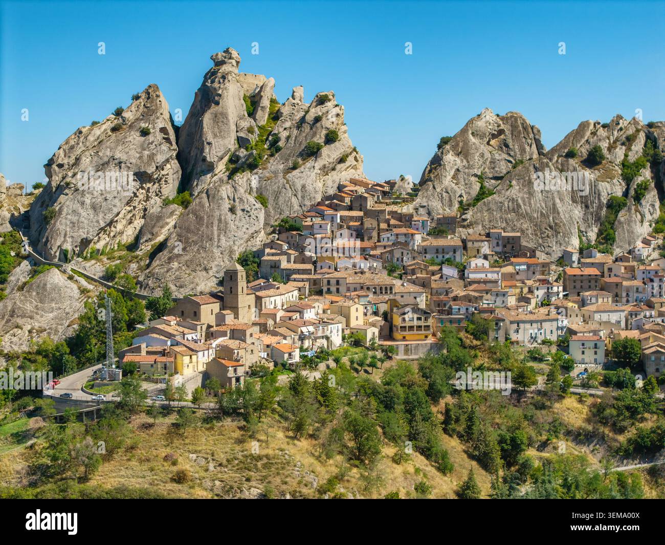 Vue aérienne du village de Castelmezzano en Basilicate Italie Banque D'Images