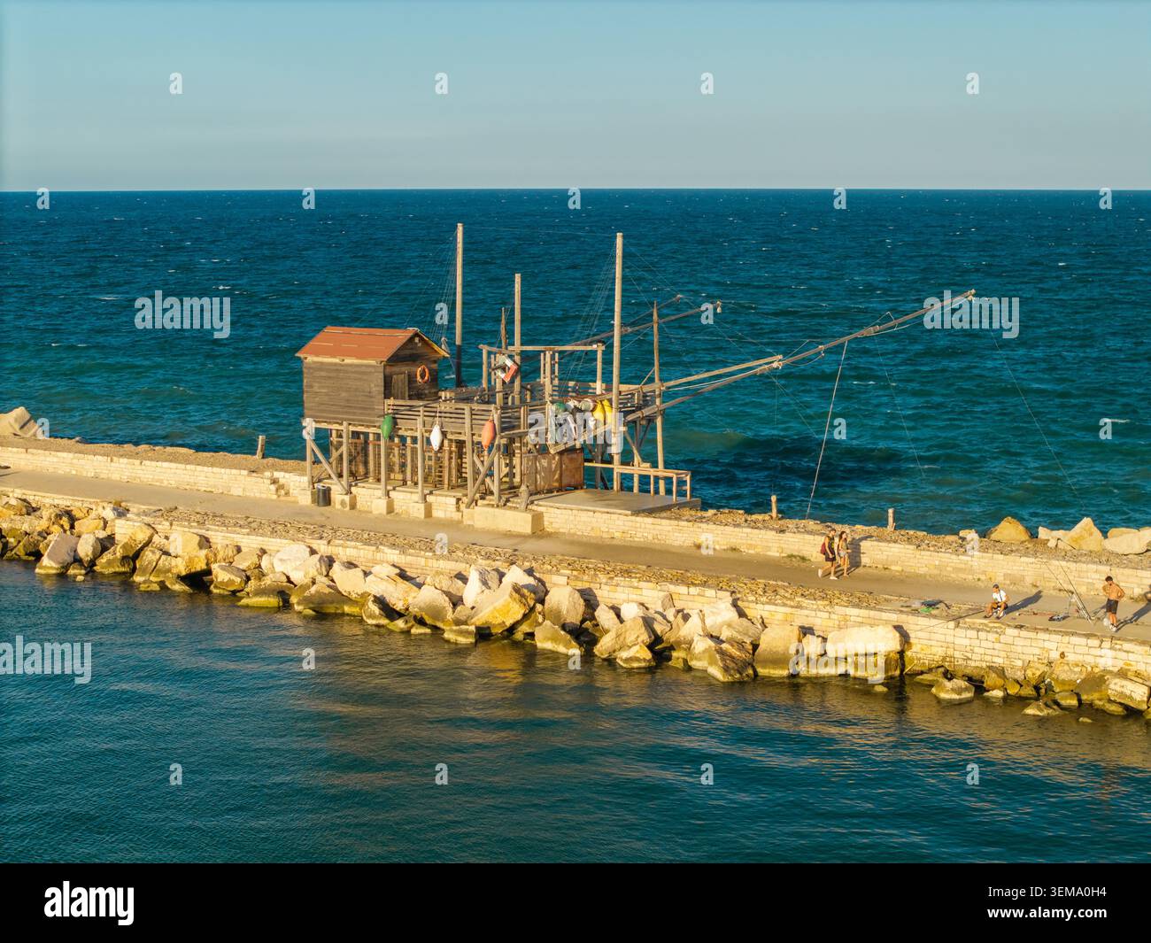 Trabucco di Barletta au coucher du soleil, Barletta, Italie Banque D'Images