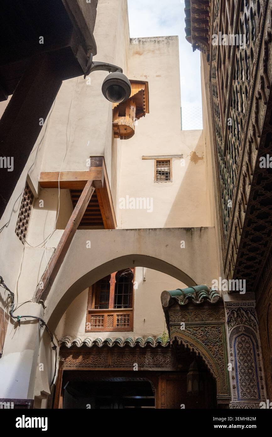 Rue étroite à Fès, Maroc Banque D'Images