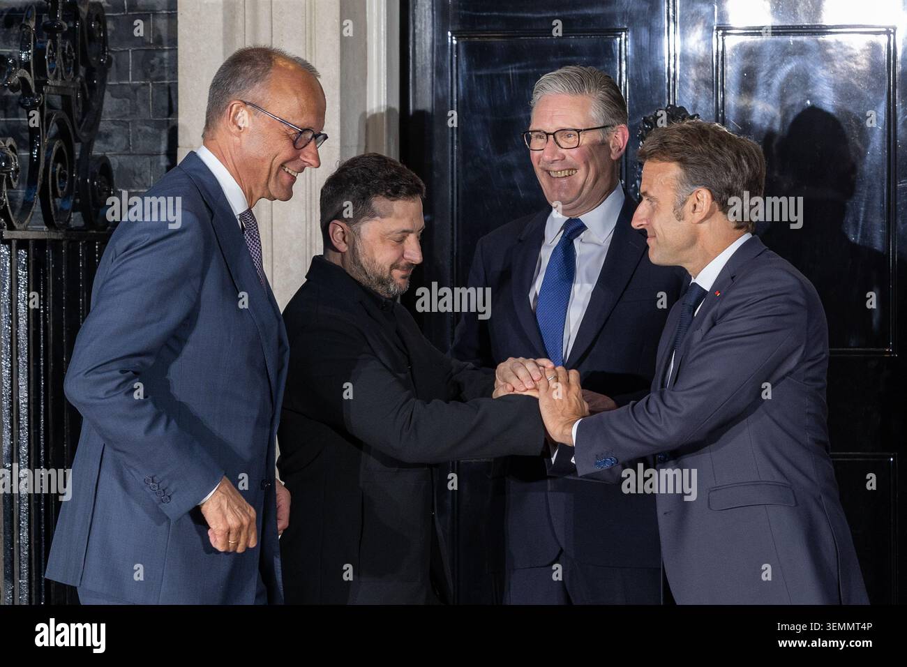 Londres, Royaume-Uni. 07 juin 2026. Le chancelier allemand Friedrich Merz, le président ukrainien Volodymyr Zelenskyy, le premier ministre britannique Keir Starmer et le président français Emmanuel Macron devant le 10 Downing Street après leur rencontre. (Photo de Phil Lewis/SOPA images/SIPA USA) crédit : SIPA USA/Alamy Live News Banque D'Images