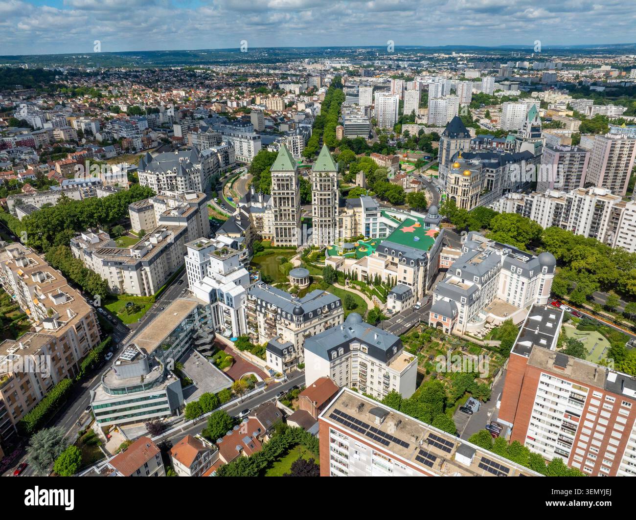 France, Ile-de-France, hauts-de-Seine, Puteaux, éco-quartier Bergères, les deux tours de Ouest Village Banque D'Images