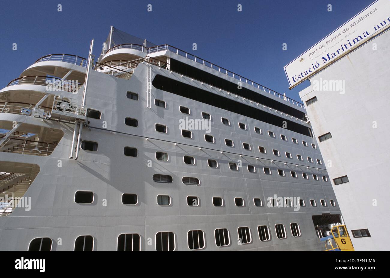 Bateau de croisière MSC Sinfonia amarré au terminal de croisière à Palma de Majorque île de Majorque Îles Baléares, Espagne Banque D'Images