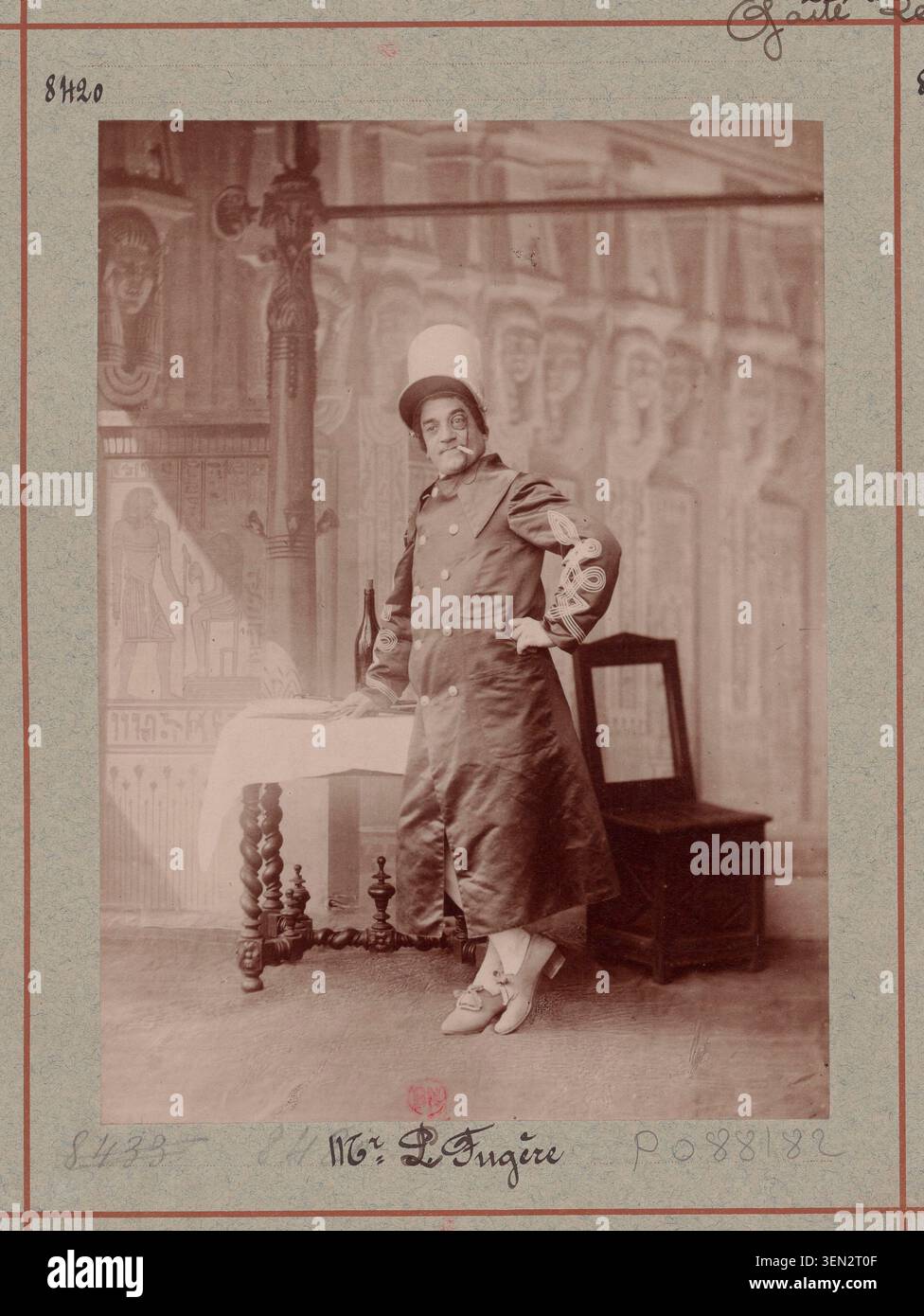 M. L. Fugère se produit dans la féerie le petit Poucet au Théâtre de la Gaîté à Paris le 12 mars 1891, apparaissant dans la production en quatre actes avec des textes d'Eugène Leterrier, Arnold mortier et Albert Vanloo. Banque D'Images