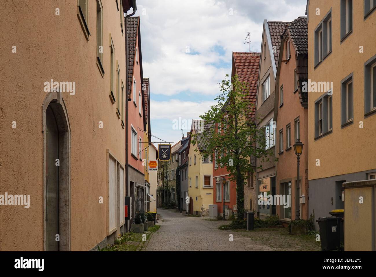 Rue médiévale avec des maisons historiques à Ochsenfurt, basse-Franconie, Franconie, Bavière, Allemagne. Banque D'Images