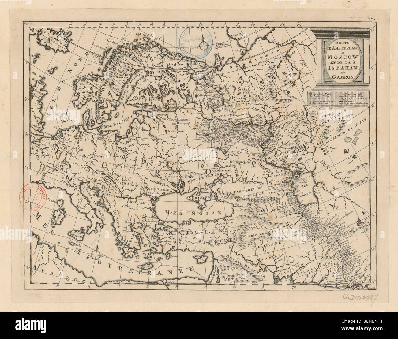 Jacob Keyser a gravé en 1700 une carte cartographiant les routes d'Amsterdam à Moscou et ensuite à Ispahan et Gamron, présentant les itinéraires européens et persans. Banque D'Images