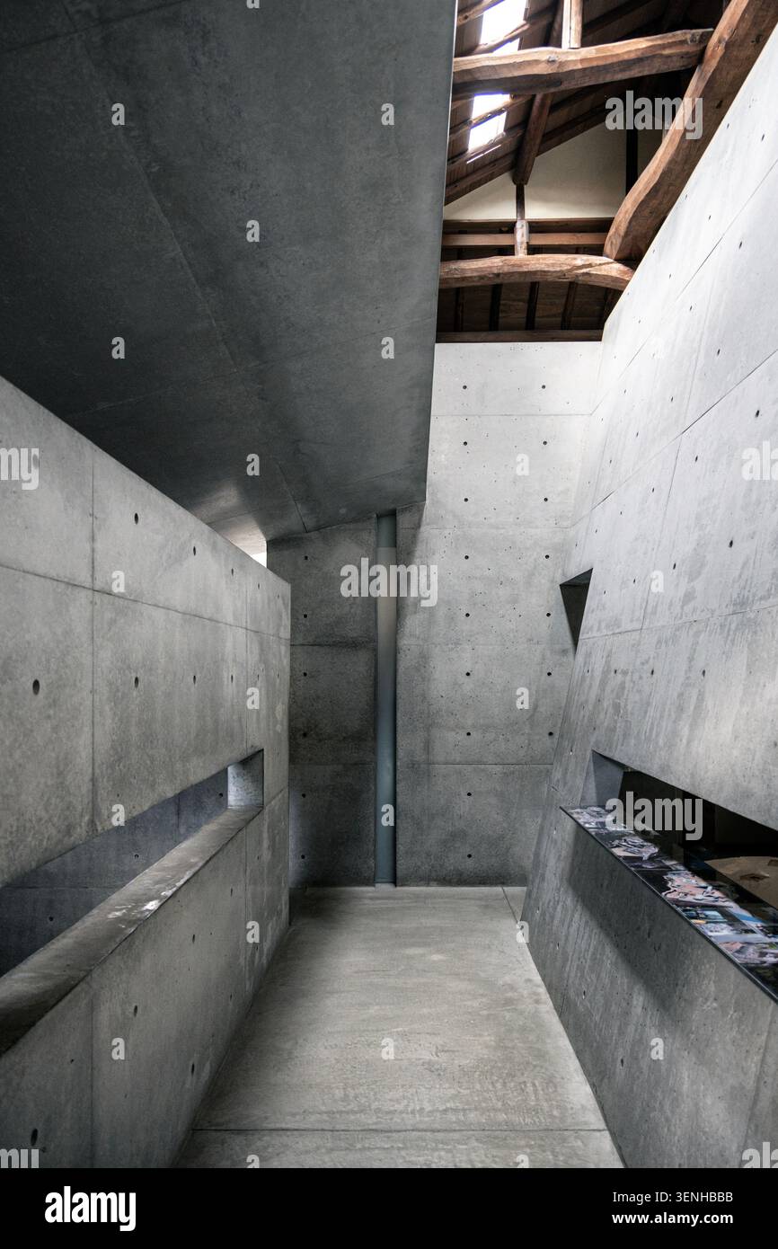 Intérieur du musée Ando, Honmura, île de Naoshima, Shikoku, Japon Banque D'Images