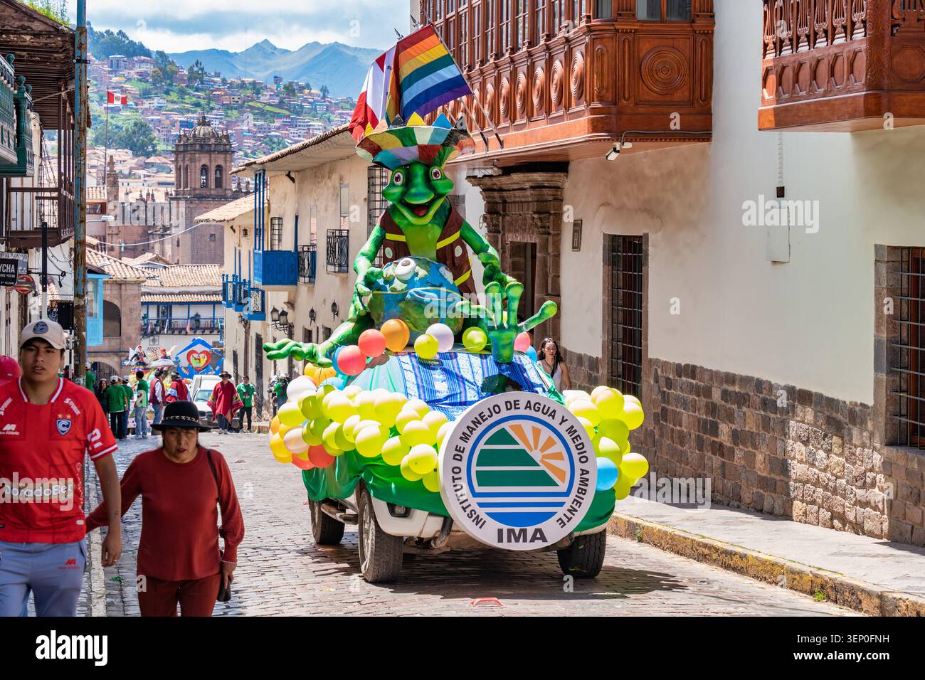Cusco, Pérou - 23 mars 2025 : procession culturelle dans les rues de Cusco pendant la fête de Qhaswa Raymi Banque D'Images