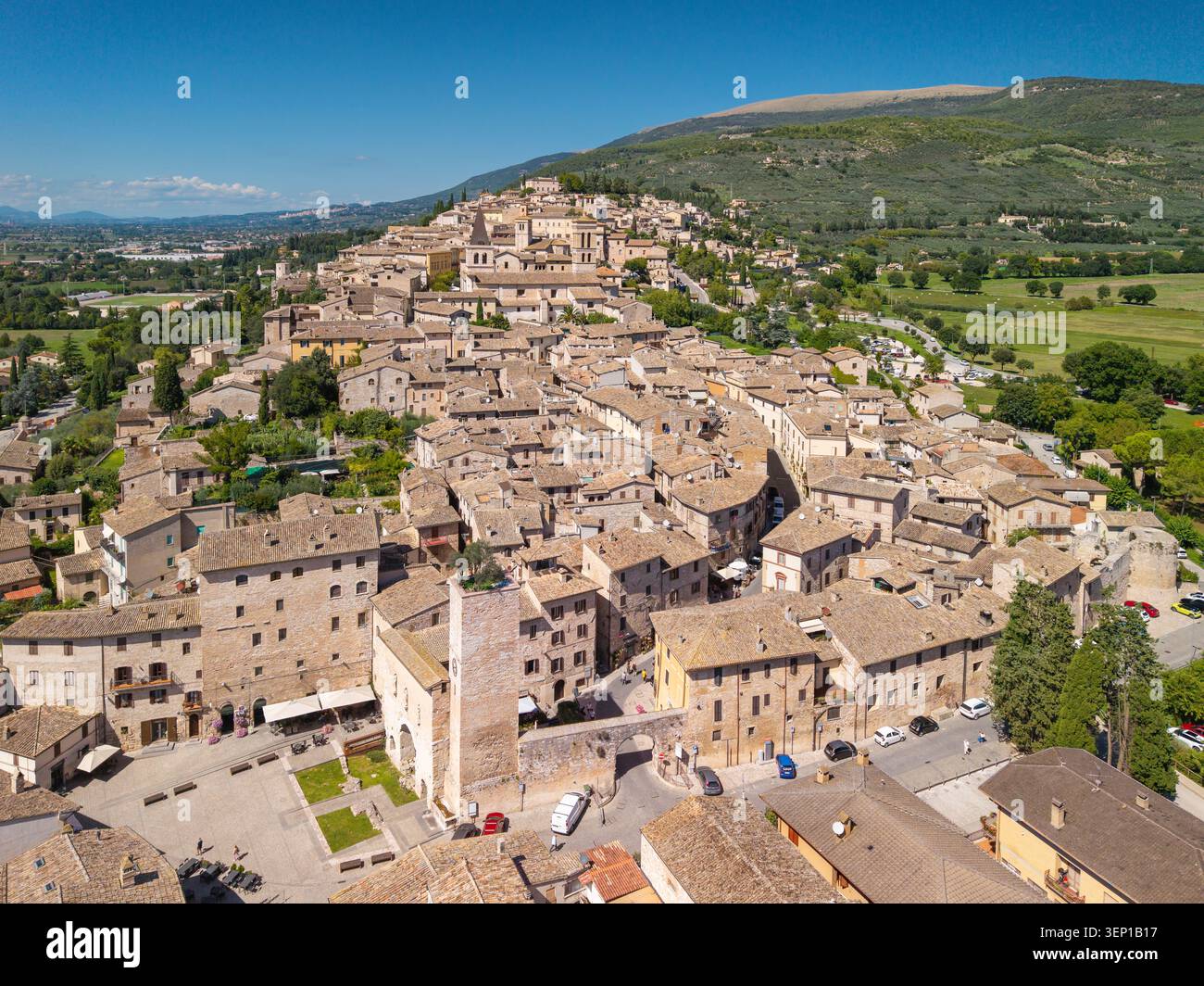 Vue aérienne de Spello, une ville médiévale pittoresque en Ombrie, Italie Banque D'Images