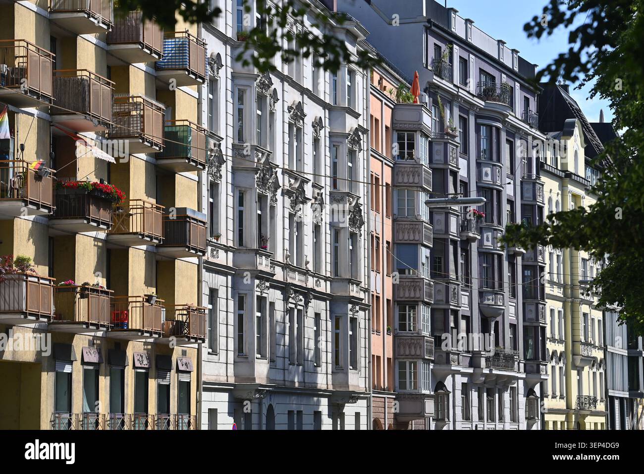 Immeuble ancien, immeuble ancien appartement, façade, location d'appartement, Location d'appartements sur la rue Widenmayer à Munich dans le quartier Lehel, prix du loyer, loyer frein, loyer, loyers, appartement, locataire, façade, vue extérieure, immeuble, Banque D'Images