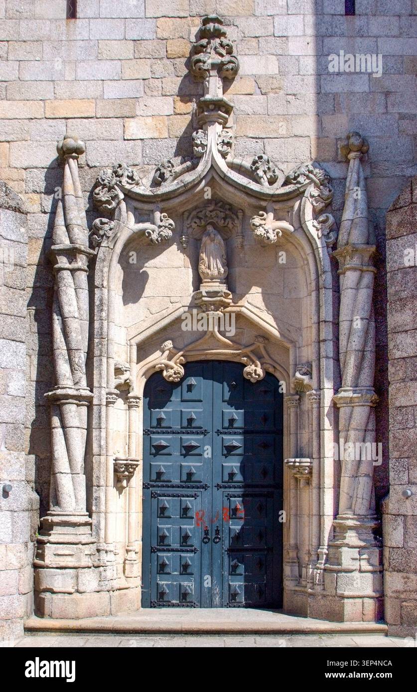 Portail gothique manuélin, cathédrale Sé da Guarda, 1504–17, Pedro & Filipe Henriques, Guarda, Portugal Banque D'Images