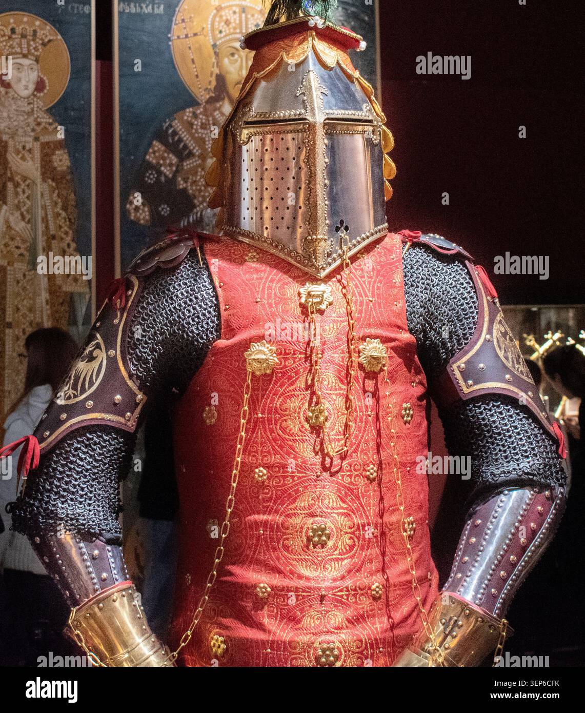 l'armure du chevalier de la célèbre dynastie médiévale serbe Nemanjic, l'armure du chevalier est conservée au musée historique de Belgrade Banque D'Images