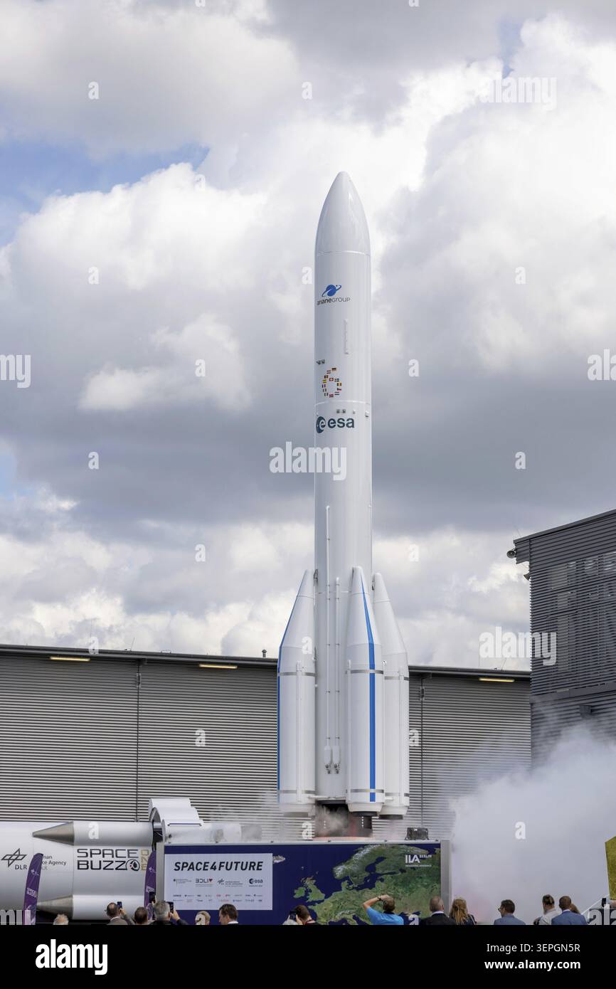 Lancement simulé d’une fusée Ariane â€“ International Aerospace Exhibition (ILA), Berlin ExpoCenter Airport, Schoenefeld, 11 juin 2026 Banque D'Images