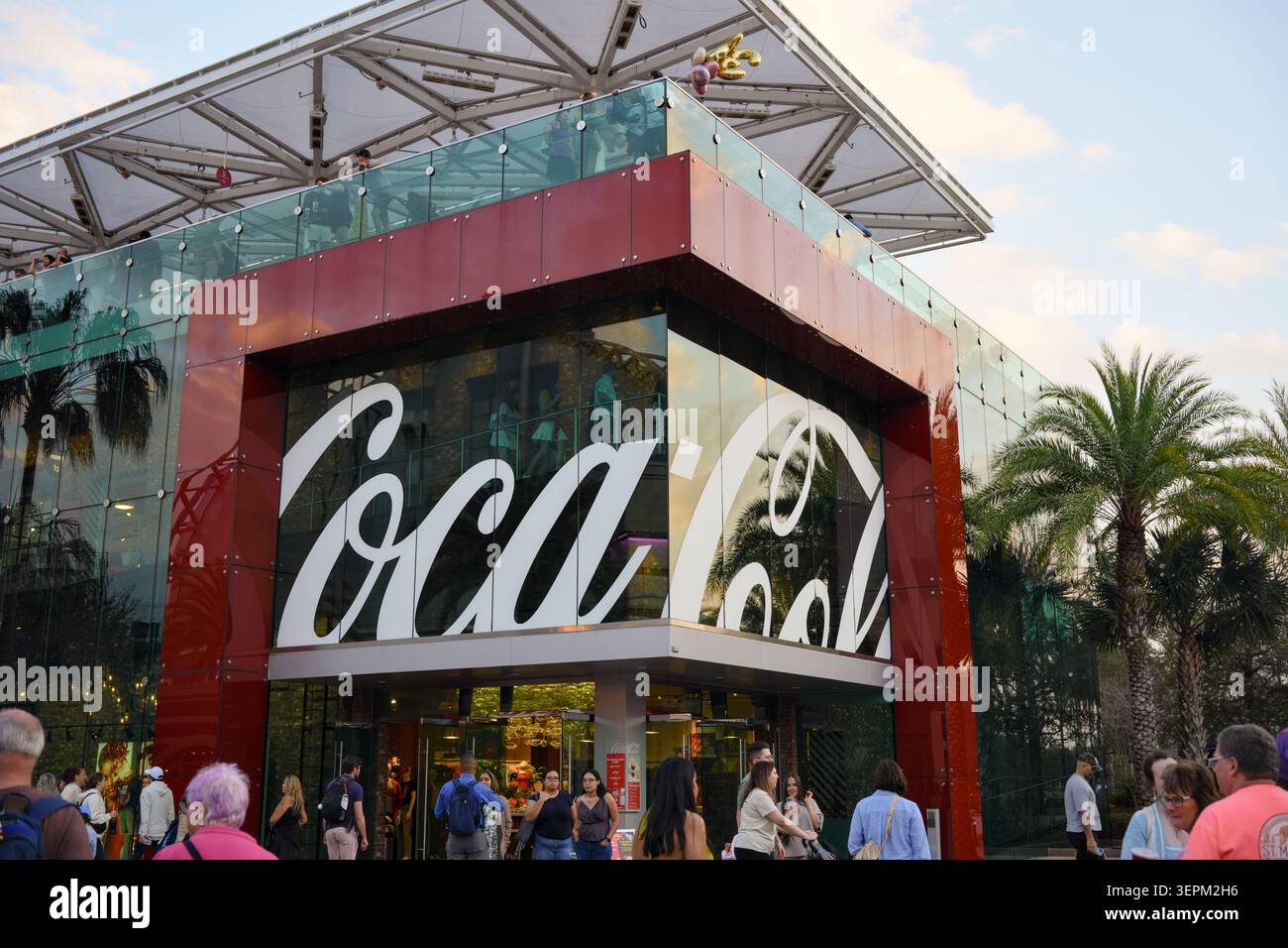 Orlando USA février 28 2026 façade du magasin Coca Cola à Disney Springs Banque D'Images