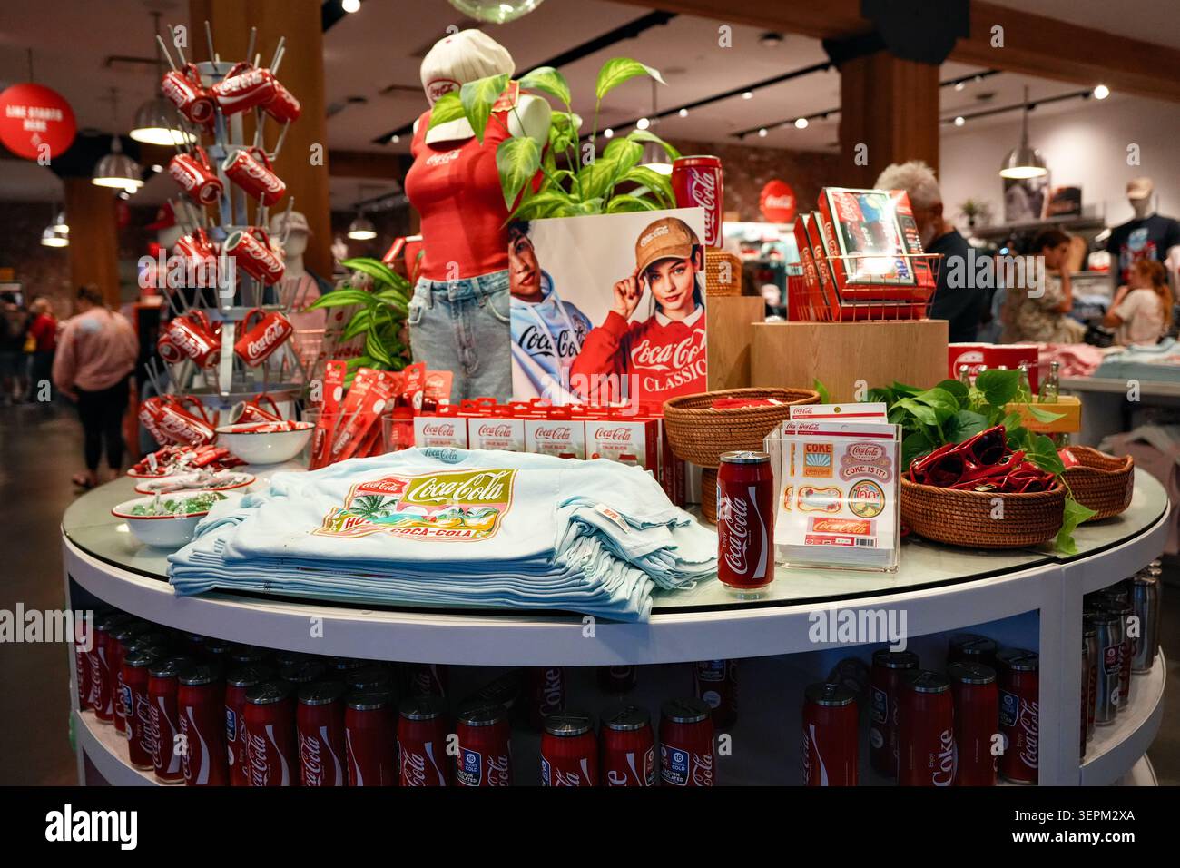 Orlando États-Unis février 28 2026 présentoir de marchandises Coca Cola Banque D'Images