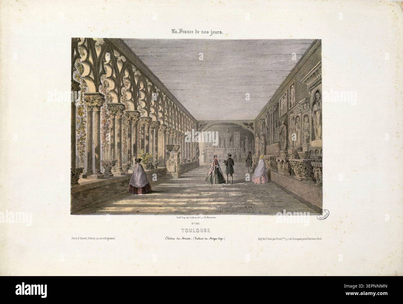 La galerie du musée du cloître forme des arcades médiévales voûtées dans le complexe Augustin de Toulouse, présentant des sculptures dans des arches de pierre et des allées de cour reflétant les pratiques d'exposition du patrimoine du XIXe siècle Banque D'Images