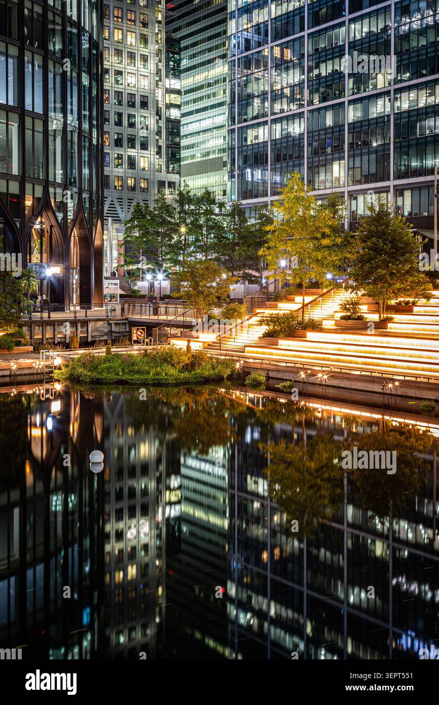 Nuit à Canary Wharf Banque D'Images