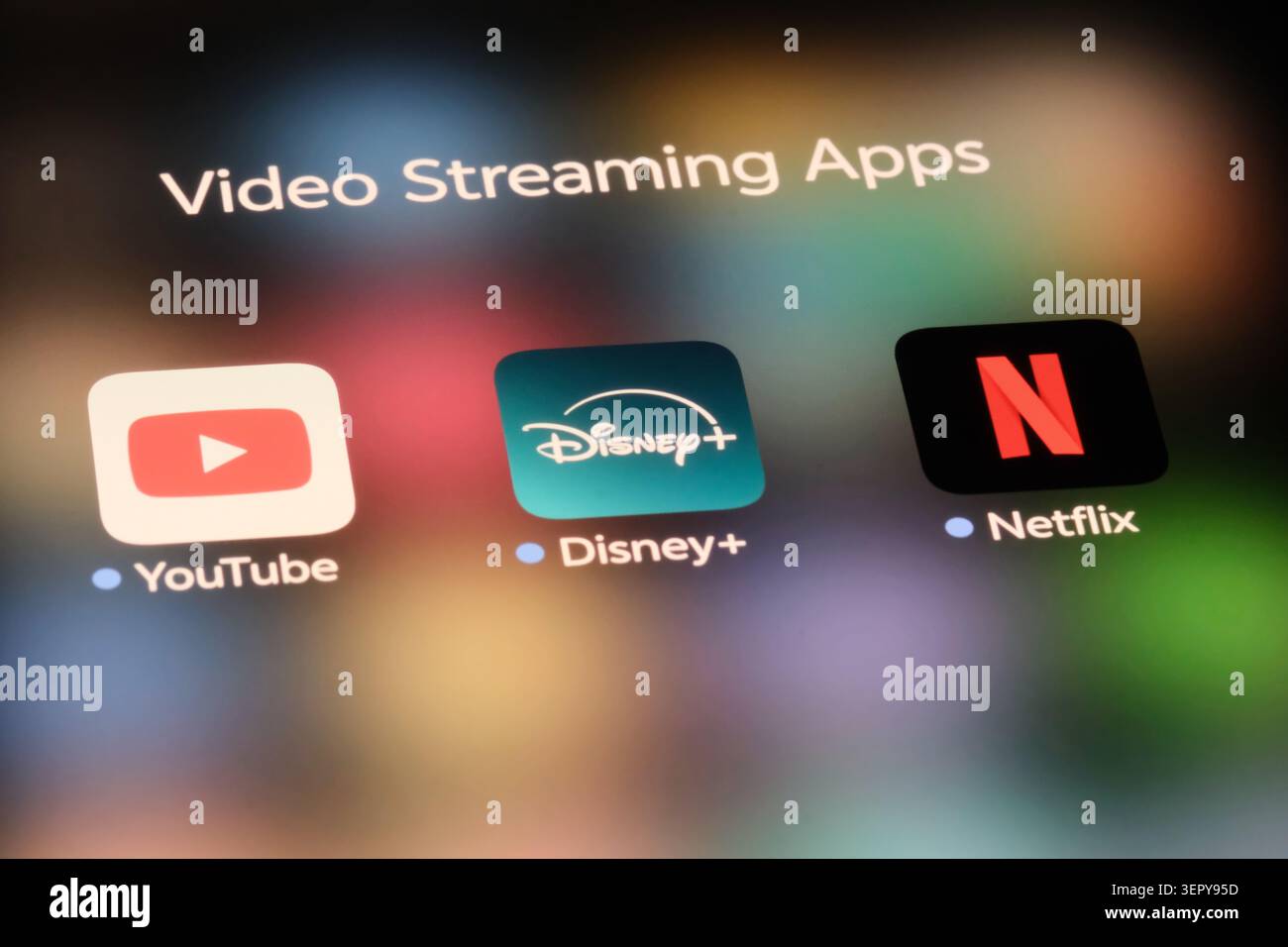 Shanghai, Chine-16 juin 2026 : Disney+ (Disney plus), Netflix et icônes d'applications YouTube. Applications de streaming vidéo. Banque D'Images