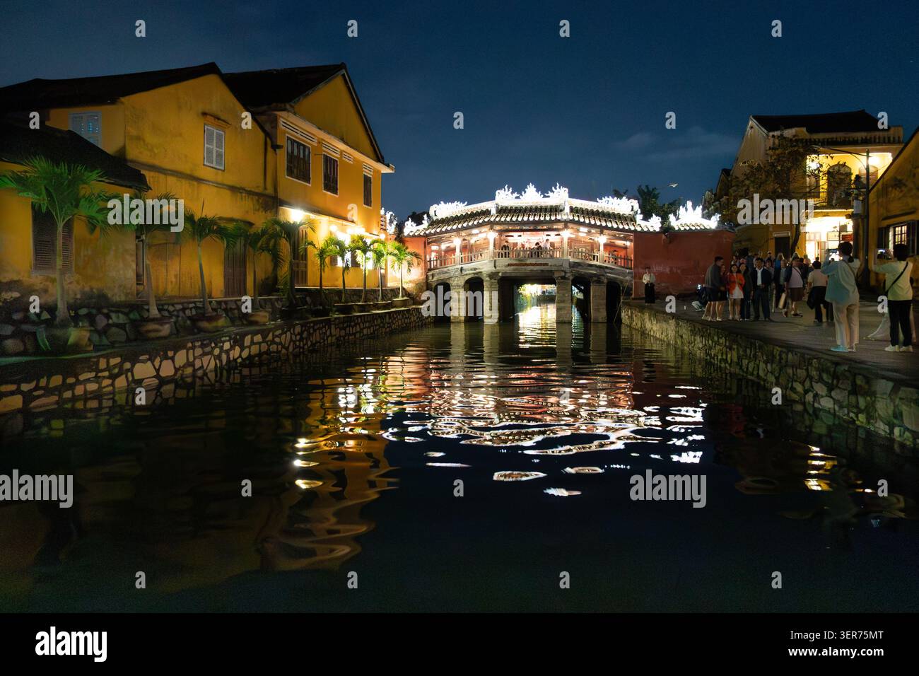 Pont couvert japonais historique dans HolAn Vietnam. Le pont a été construit à la fin du XVIe siècle par des marchands japonais vivant à Hoi an lorsque le cit Banque D'Images