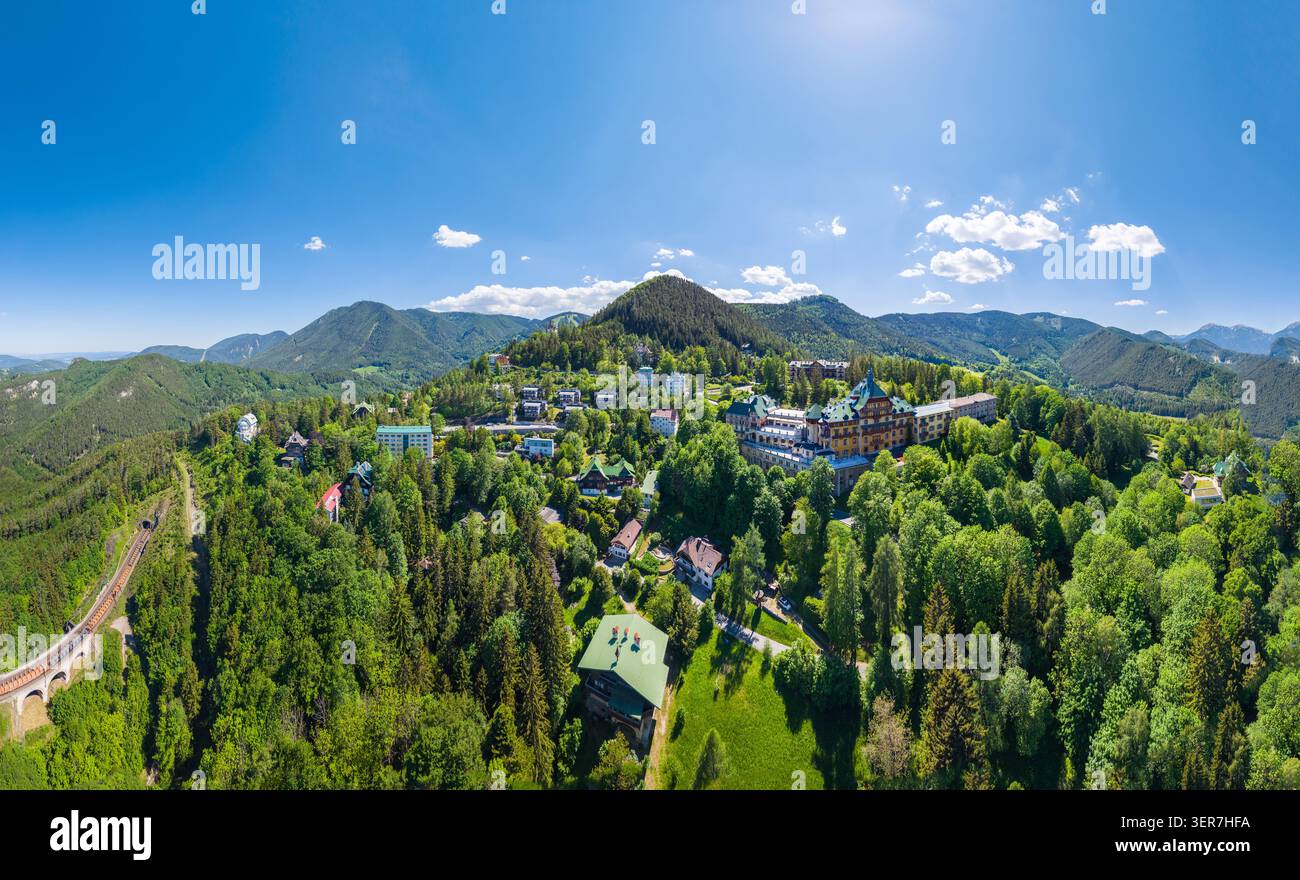 Semmering région en basse-Autriche, Panorama aérien de la célèbre zone touristique. Banque D'Images