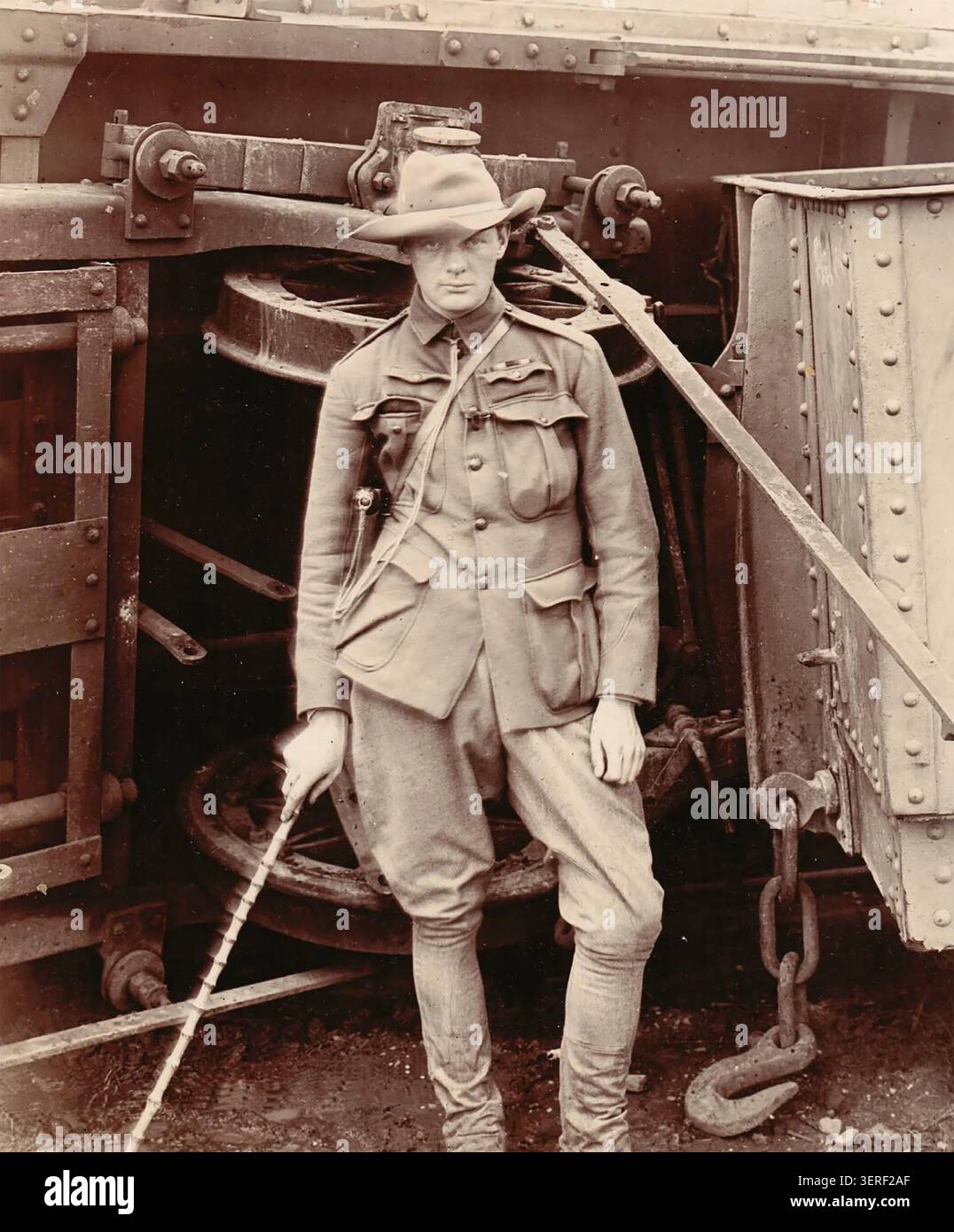 WINSTON CHURCHILL ( 1874-1965 ) en tant que correspondant de guerre pour le Morning Post et officier pendant la guerre des Boers vers juin 1899 Banque D'Images