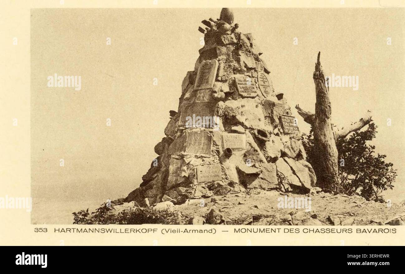 Un mémorial à Hartmannswillerkopf (vieil-Armand) commémore les tirailleurs bavarois sur un site de champ de bataille de la première Guerre mondiale dans le Haut-Rhin, marquant la zone montagneuse du front associée à la bataille de 1915 et plus tard au souvenir en 1918. Banque D'Images