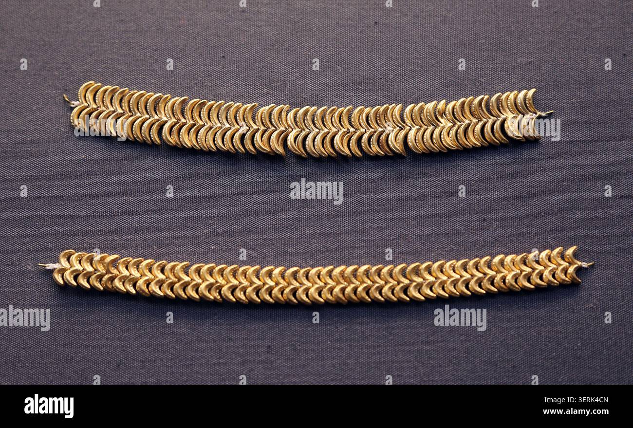 Le trésor d'Aigina. Île d'Aigina. Grèce. Bijoux minoens. Deux ensembles de perles dorées. 2e Milinnium BC. Bronze moyen. British Museum. Londres. Banque D'Images