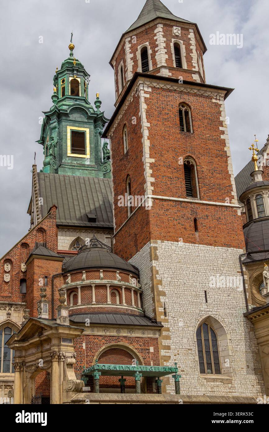 Château royal et cathédrale de Wawel à Cracovie, Pologne. Banque D'Images