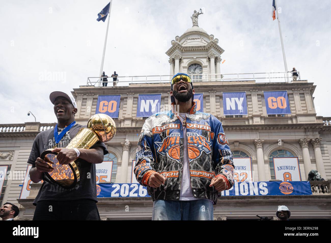 New York Ciy, États-Unis. 29 mars 2018. NYC Knicks Trey Jemison et Karl-Anthony Towns lors de la cérémonie des NBA Championship Knicks à l'hôtel de ville de New York. 18 juin 2026. (Photo de Steve Sanchez/Sipa USA). Crédit : Sipa USA/Alamy Live News Banque D'Images