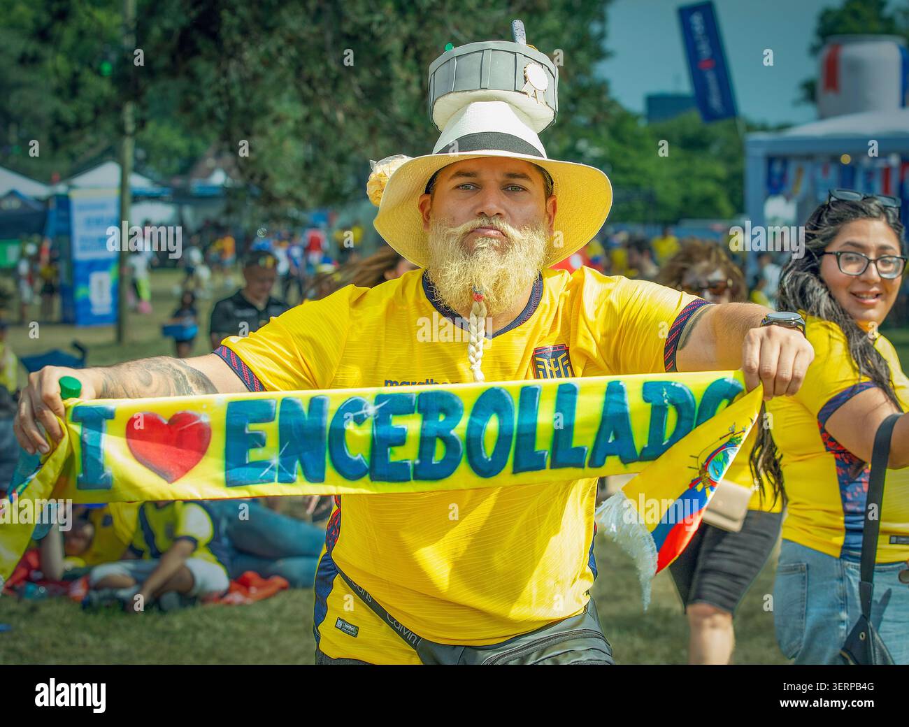 Fan de football équatorien avec chapeau unique au festival Banque D'Images