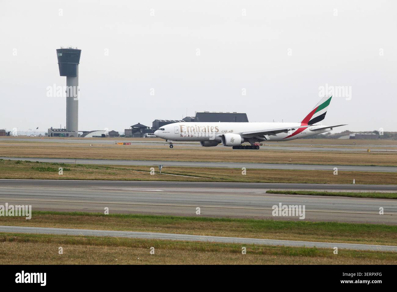 Copenhague, Danemark - 29 août 2025 : Emirates Aircraft à l'aéroport de Kastrup. Emirates est l'une des deux compagnies aériennes nationales des Émirats arabes Unis Banque D'Images