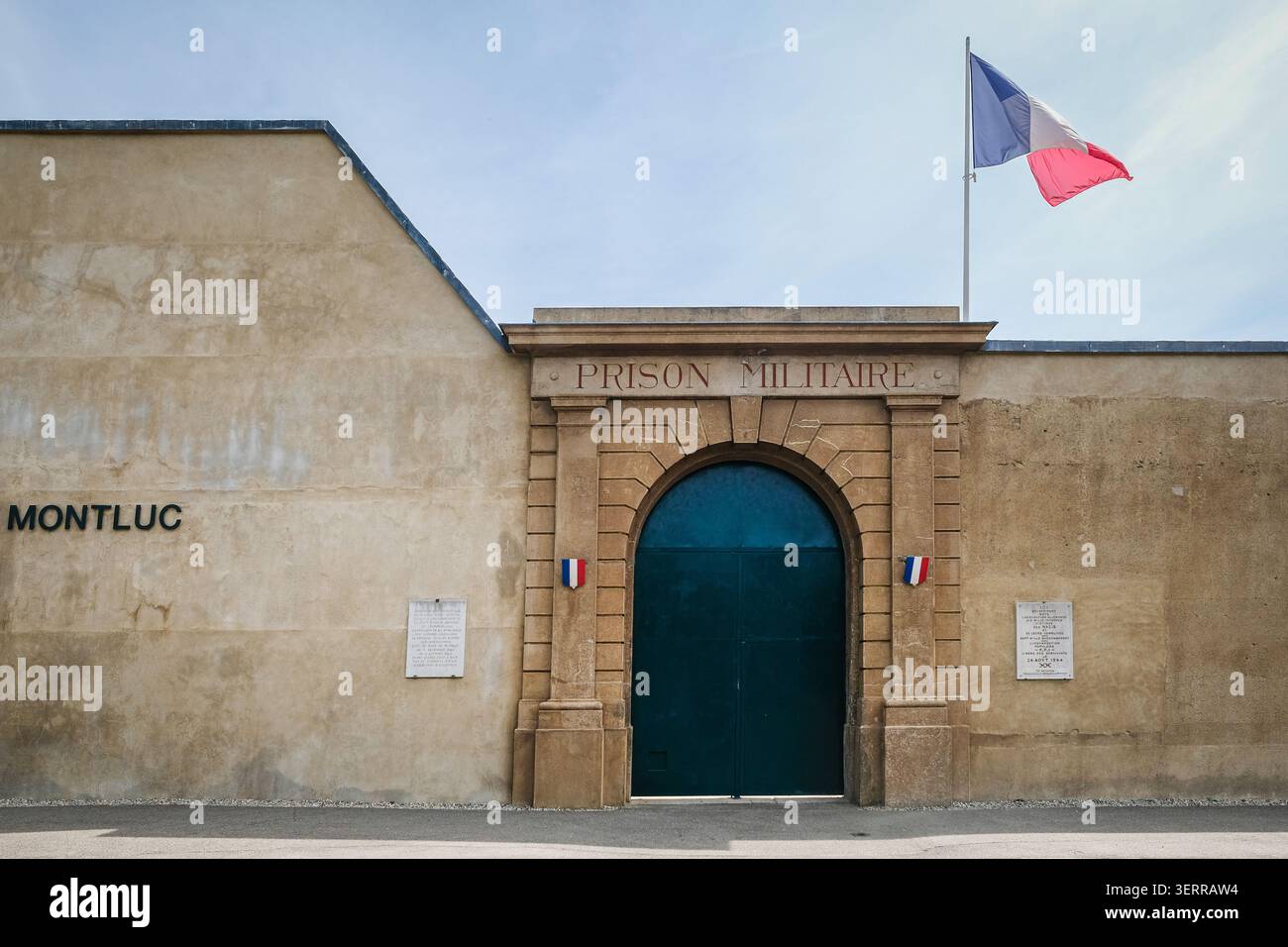 France, Lyon, 2026-06-16. Façade d'entrée du Mémorial national de la prison de Montluc. Une prison militaire où Jean Moulin et Marc Bloch étaient détenus. Banque D'Images