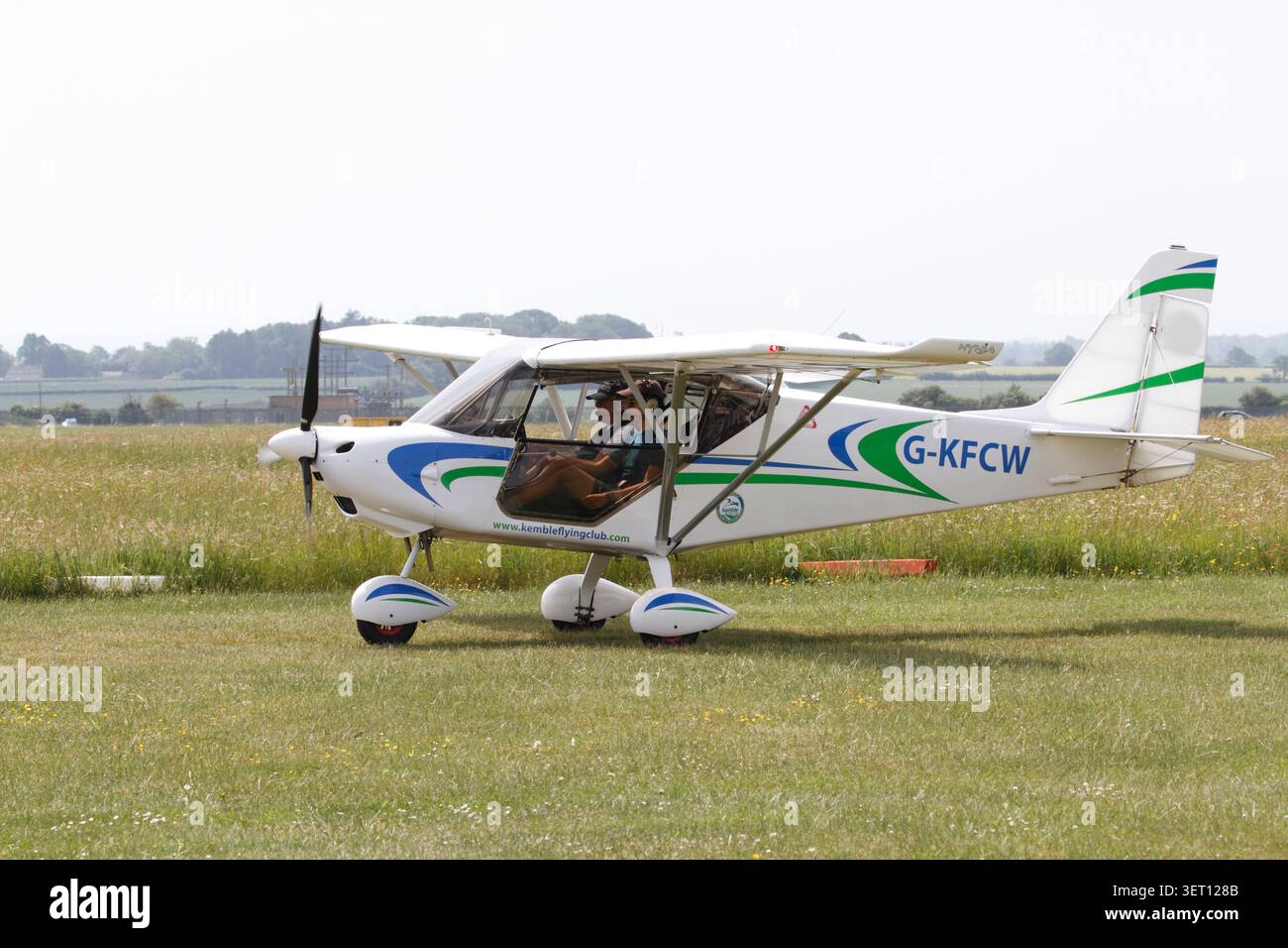 G-KFCW, Nynja. Leçons de club d'aviation Kemble. classe 600kg de micro-lumière Banque D'Images