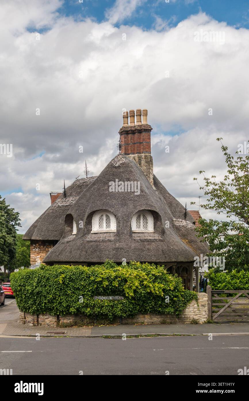 The Old Lodge, 166 Henleaze Road, Bristol, Royaume-Uni, construit en 1810 comme une ancienne maison de Lodge à un domaine de campagne voisin Banque D'Images