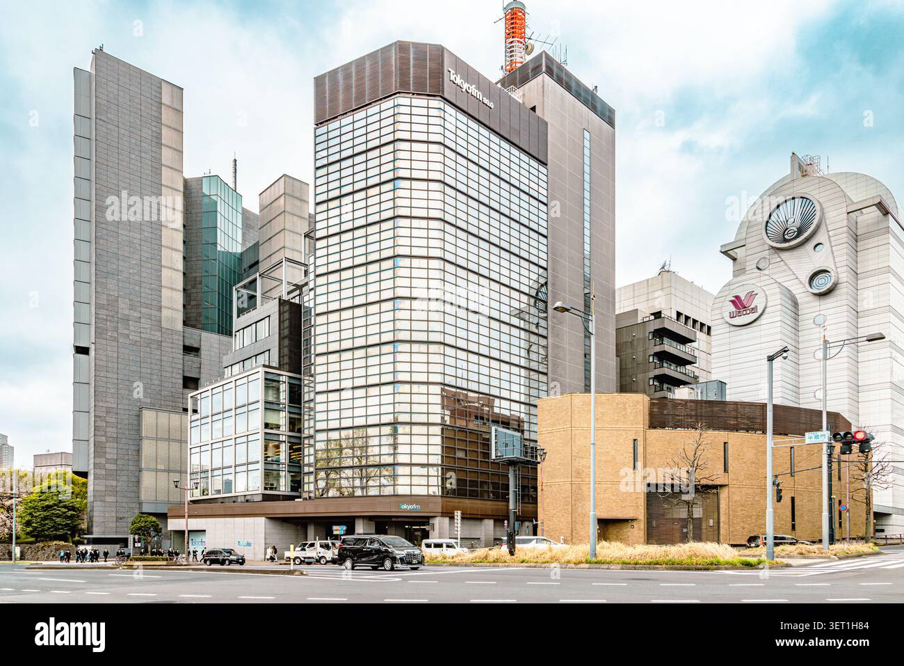 Bâtiment Wacoal Kojimachi et centre FM de Tokyo FM à l'intersection de Hanzomon à Tokyo, Japon. Banque D'Images