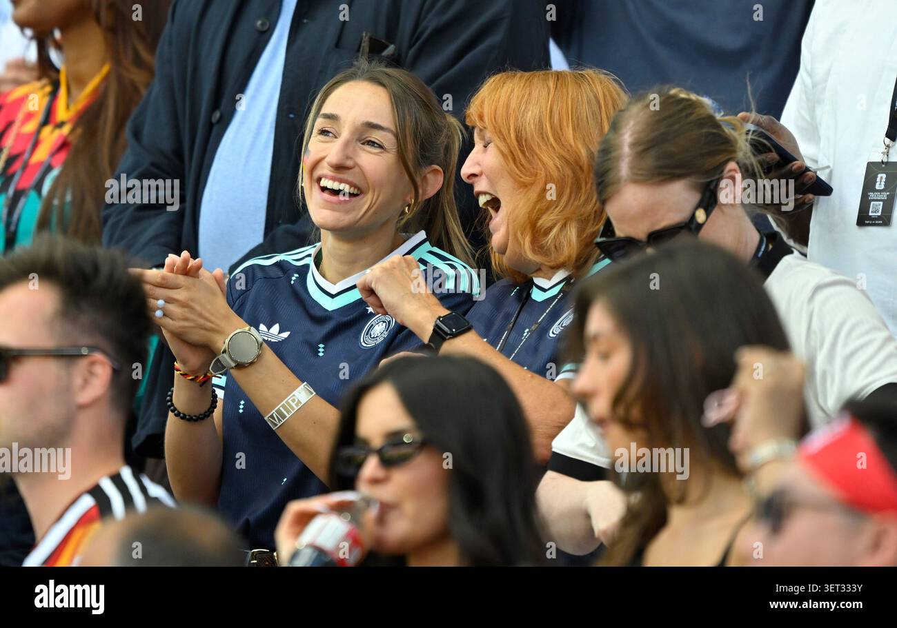 De gauche à droite Lena Wurzenberger (petite amie de l'entraîneur de l'équipe nationale Julian Nagelsmann, Allemagne), Burg 'Burgi' Nagelsmann (mère de Julian Nagelsmann) Toronto, 20 juin 2026, football, Coupe du monde FIFA 2026 aux États-Unis, au Mexique et au Canada, phase de groupes, Allemagne - Côte d'Ivoire Banque D'Images