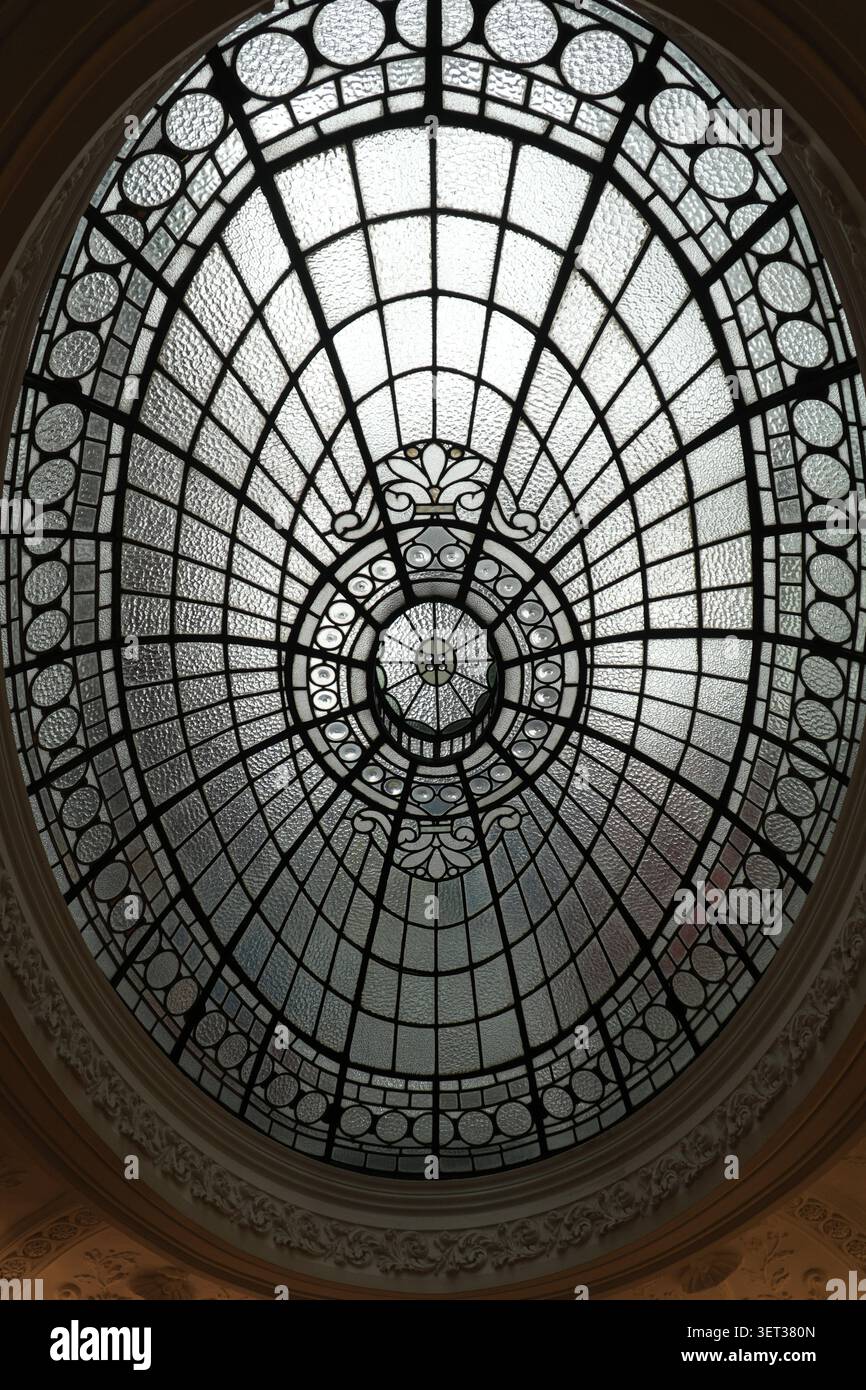 Plafond en vitraux, Galerie d'art moderne, Glasgow, Royaume-Uni Banque D'Images