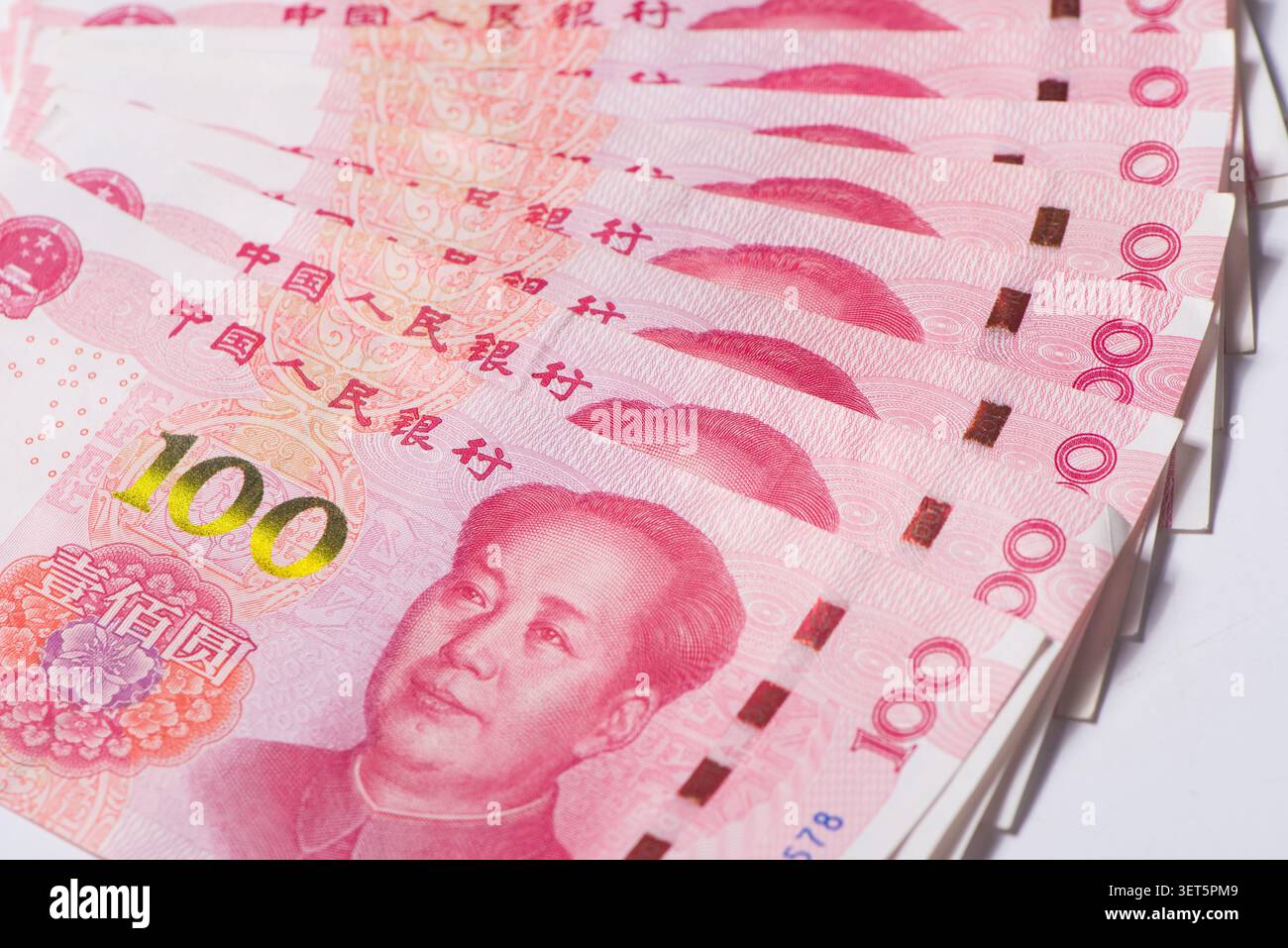Billets de banque chinois de 100 yuan renminbi avec gros plan portrait de mao zedong Banque D'Images