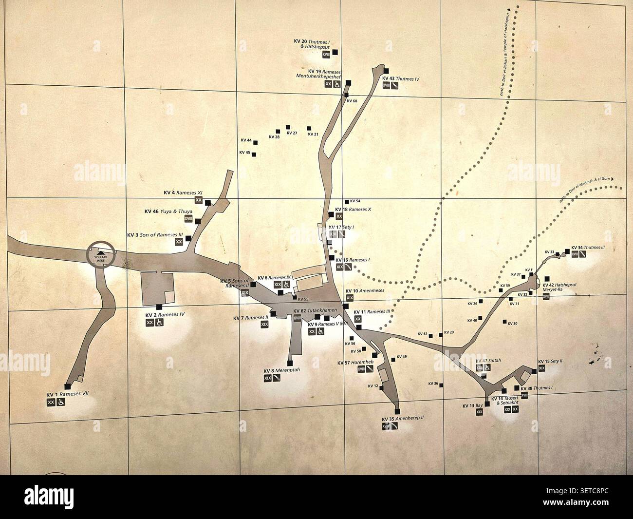 Carte montrant l'emplacement des tombes royales dans la Vallée des Rois, Louxor, Egypte - Image de stock capturée avec un smartphone