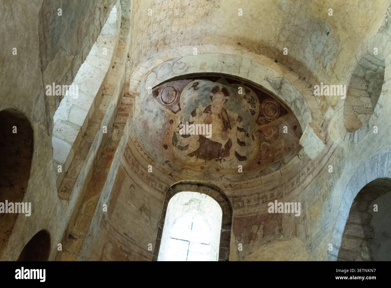 Peinture murale de Villeneuve d'Aveyron dans l'église du Saint-Sépulcre représentant la légende du Manoir pendu. Aveyron. Occitanie. France Banque D'Images