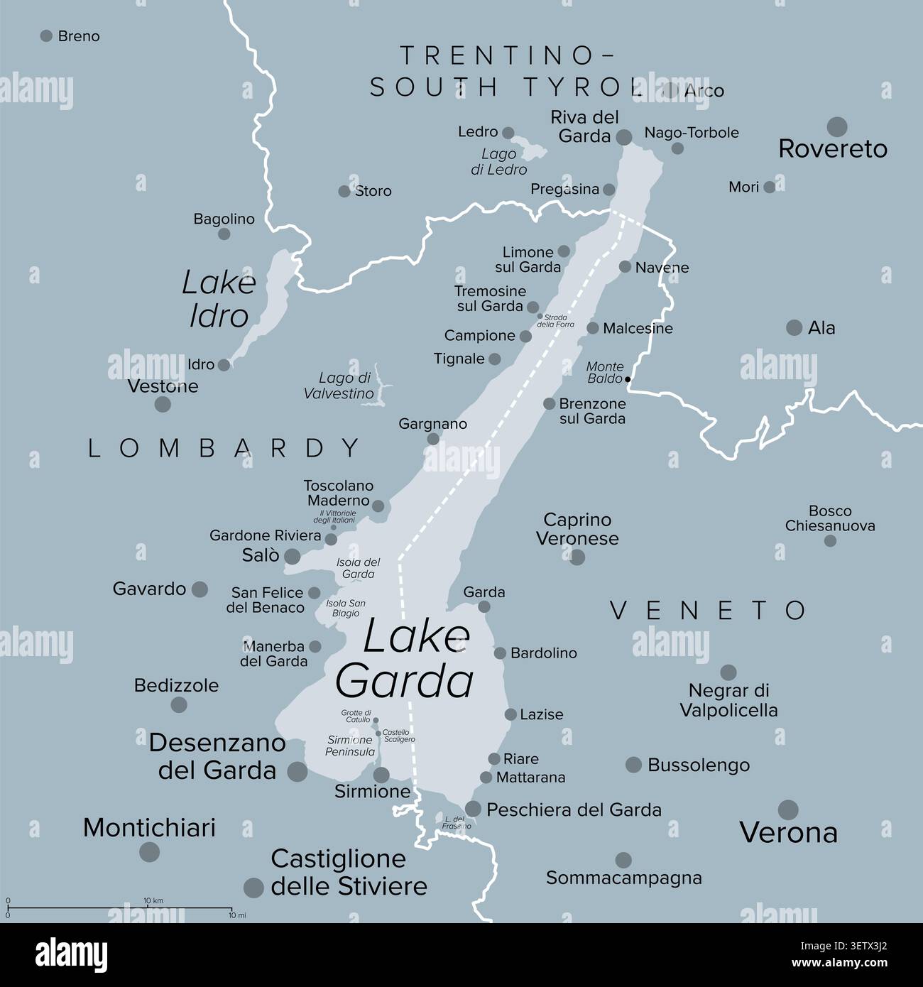 Lac de Garde, le plus grand lac d'Italie, carte politique grise. Lago di Garda, ou Benaco, à l'ouest de Vérone, au bord des Alpes italiennes. Banque D'Images
