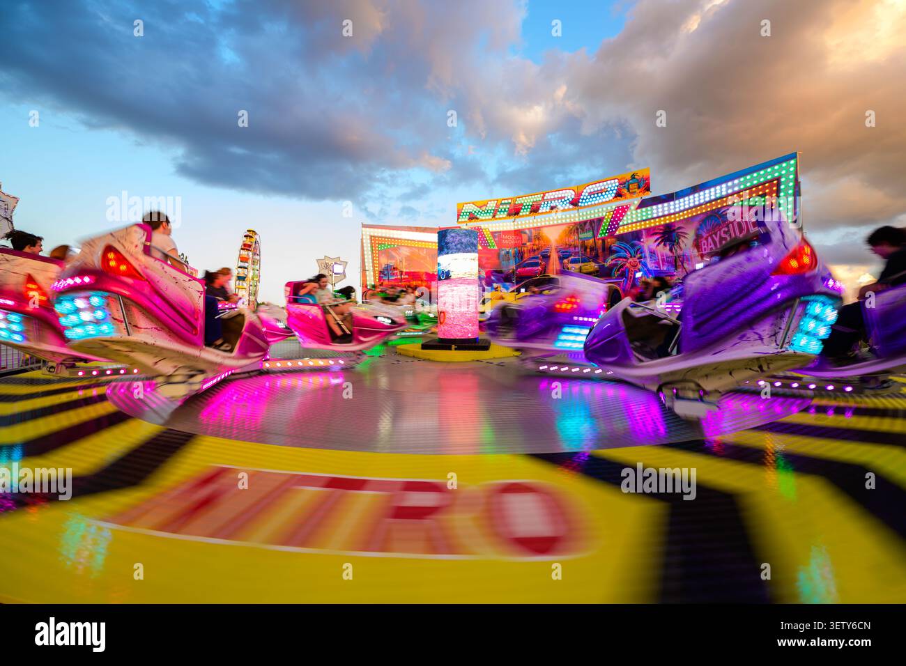 INVERNESS, FL, du 24 au 25 MARS 2026 : les gens célèbrent le printemps avec de la nourriture, des manèges et du plaisir à la Citrus County Fair 2026 à Inverness, en Floride. Banque D'Images