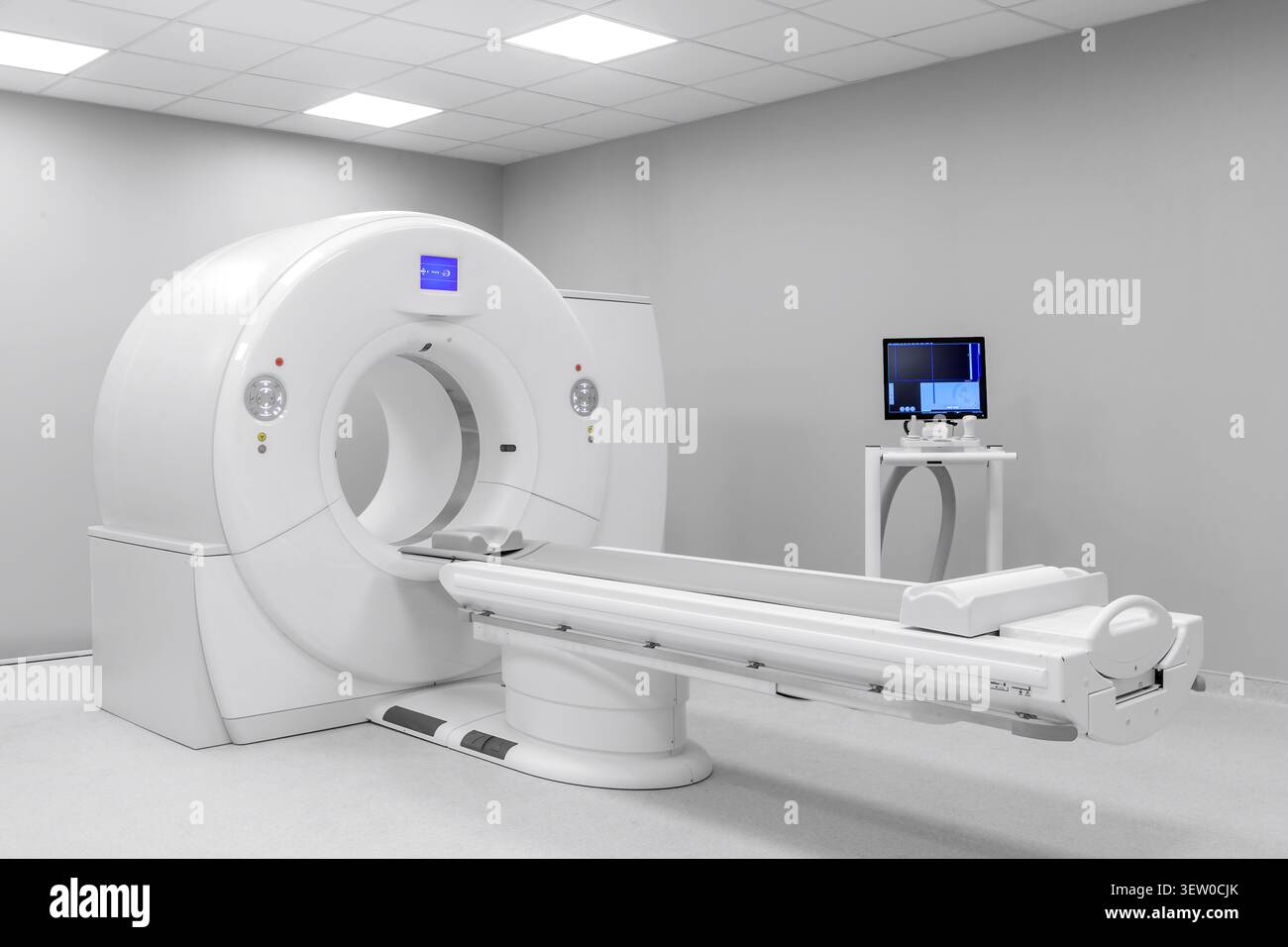 Centre de radiologie hospitalier moderne équipé d'un scanner TDM, IRM ou TEP de haute technologie. Imagerie de médecine nucléaire avancée, résonance magnétique et scintigraphie. Banque D'Images