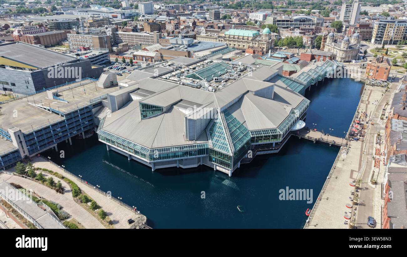 Vue aérienne du centre commercial Princes Quay à Kingston upon Hull, East Riding of Yorkshire, Angleterre. Le centre est construit sur des pilotis au-dessus du Prince's Dock Banque D'Images