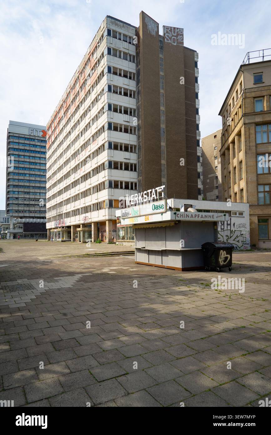Abandonnée Haus der Statistik, bâtiment de l'époque de la RDA, Alexanderplatz, Berlin-Mitte, Allemagne Banque D'Images