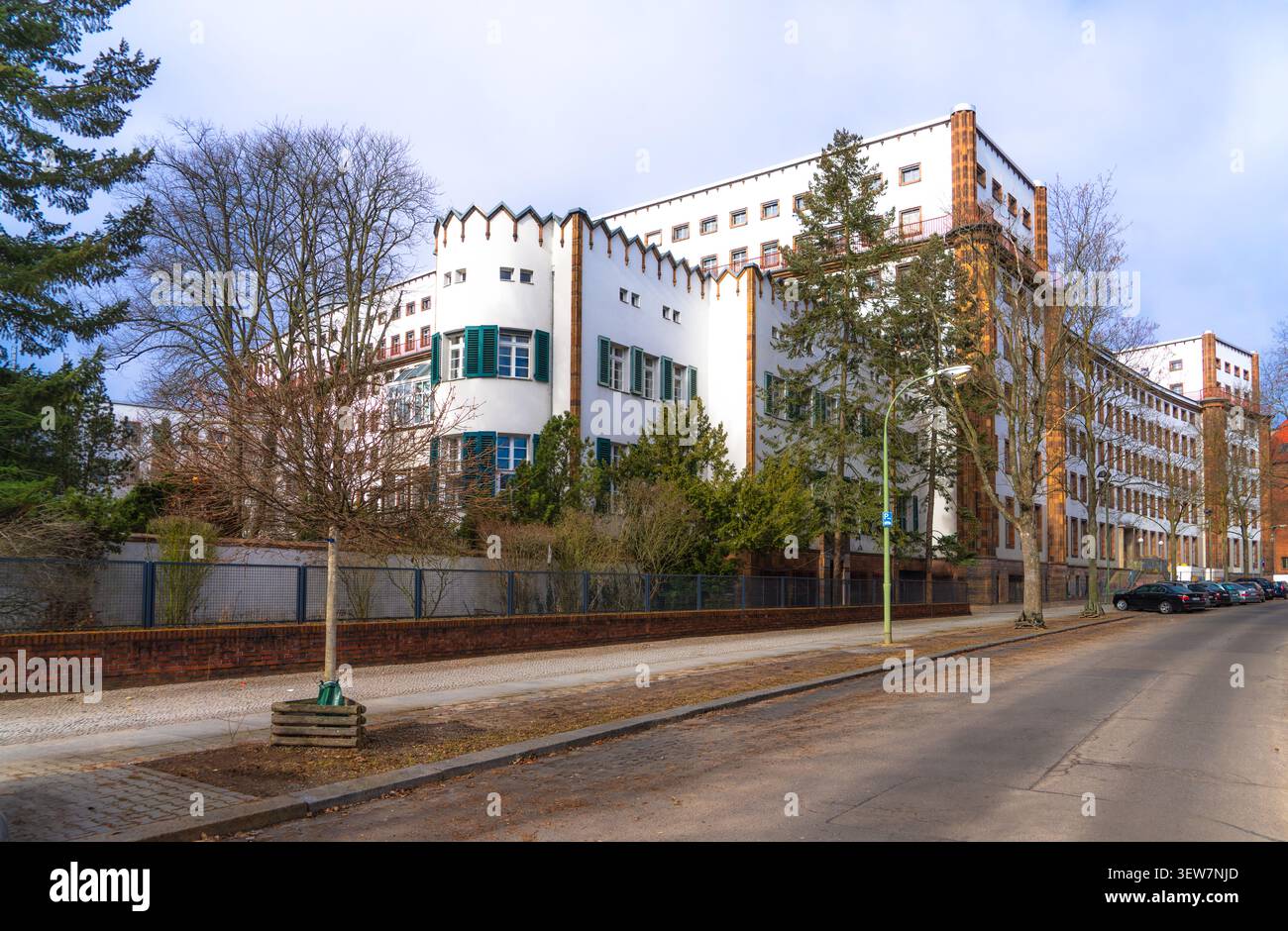 Trésor caché à Berlin : Ancienne Oberpostdirektion par Willy Hoffmann, Dernburgstraße/Herbartstraße, Berlin, Allemagne. Expressionnisme en brique berlinois des années 1920 Banque D'Images