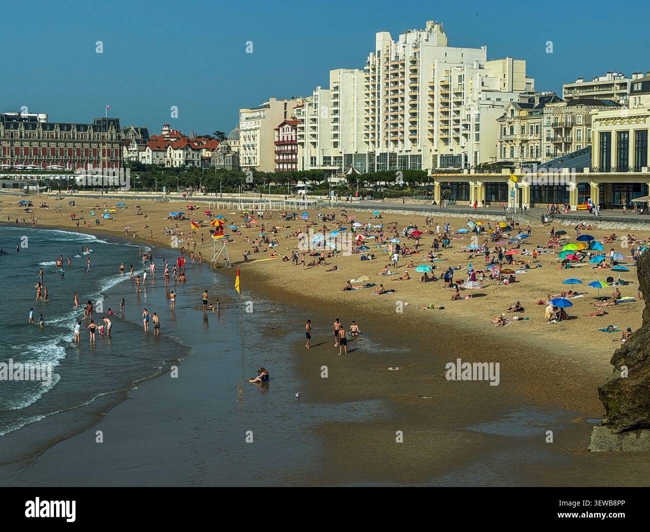 Biarritz, France, Grand angle, foule, vue grand angle, scènes de plage, 'la Grande plage » Centre-ville Banque D'Images