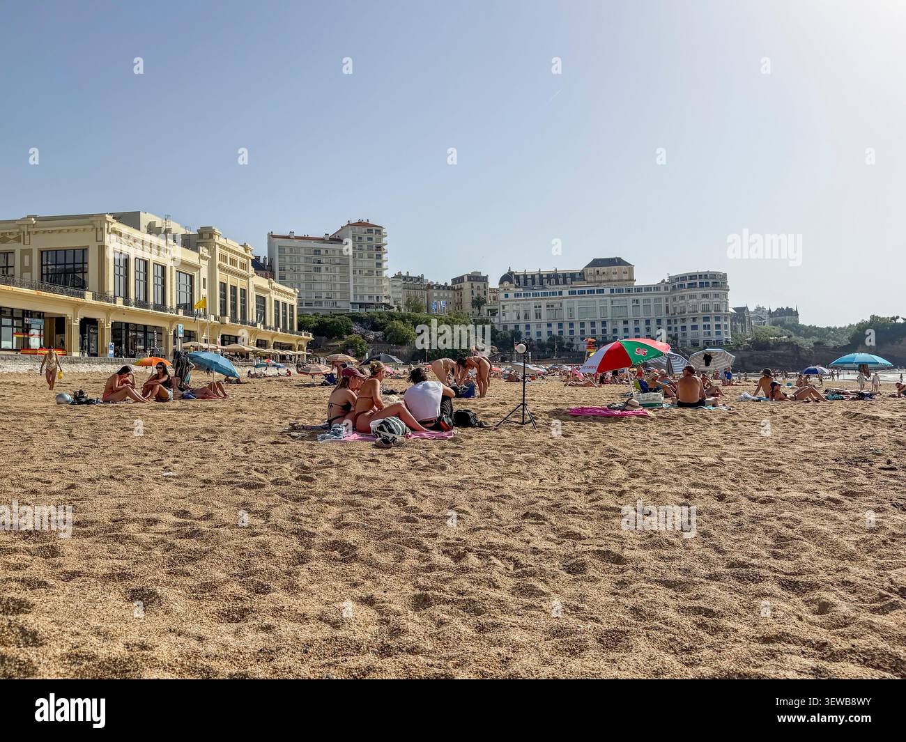 Biarritz, France, foule de gens, détente, vue grand angle, scènes de plage, 'la Grande plage » Banque D'Images