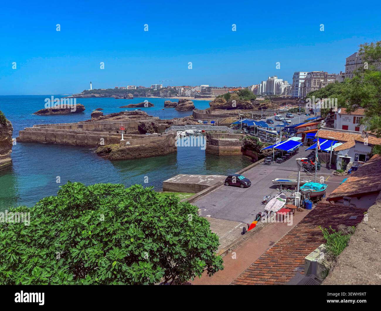 Biarritz, France, vues grand angle, Grand angle, Port de pêche français, « Port des Pecheurs » vue panoramique panoramique Banque D'Images