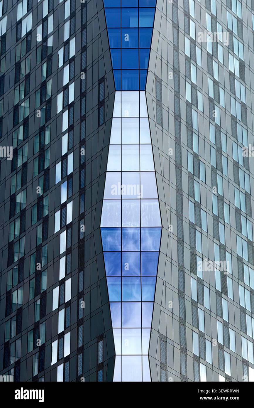 Détail du nouveau bloc de tour faisant partie du complexe Deansgate Square dans le centre de Manchester - Image de stock capturée avec un smartphone